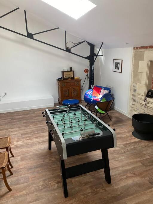 Loft Proche Centre Ville Hotes Habitant A L Etage Laval  Esterno foto