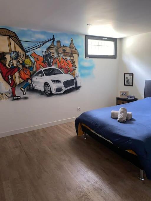 Loft Proche Centre Ville Hotes Habitant A L Etage Laval  Esterno foto